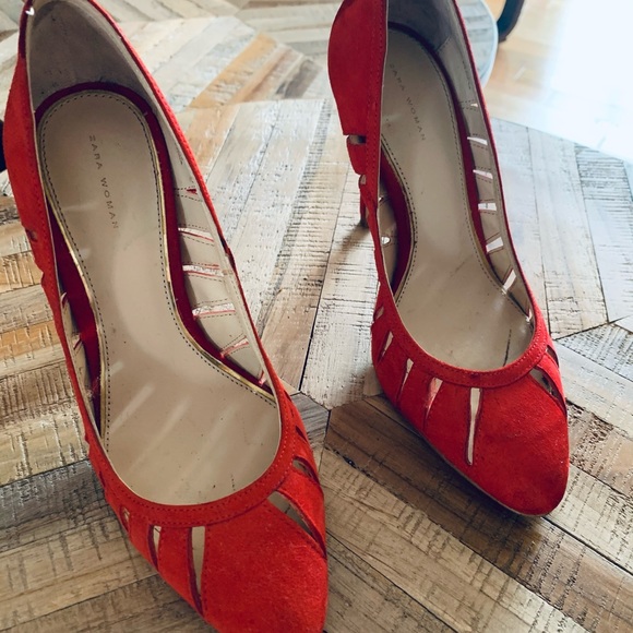 Heels - Picture 2 of 4